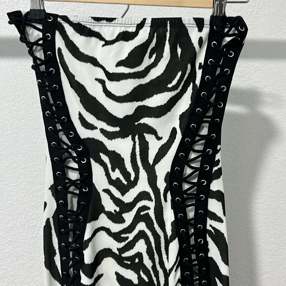 Dress - Picture 3 of 9